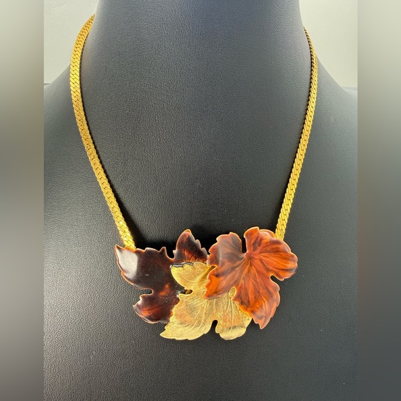 Vintage Jewelry - 80s Gold Tone Tortoiseshell Fall Brown Leaf Statement Necklace Herringbone Style